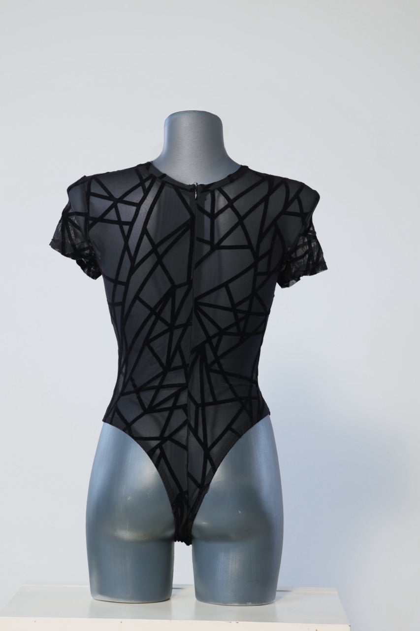 body transparent geometrico
